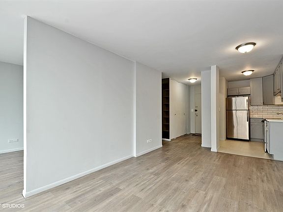 2nd image of 5455 N Sheridan Rd APT 509
