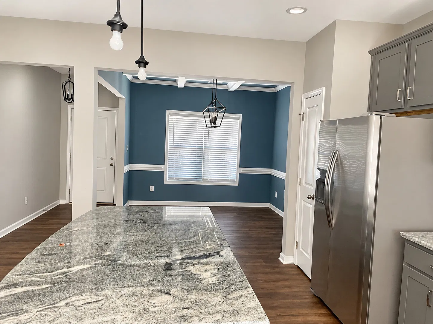 5 bed, 2.5 bath, 2500 sqft, $2,295 — Photo 4
