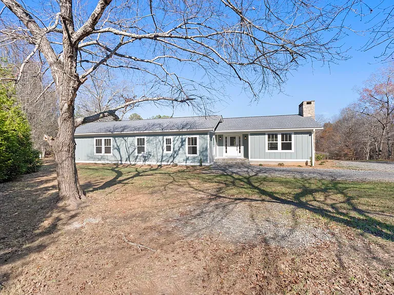 100 Gilbert Rd — Photo 34