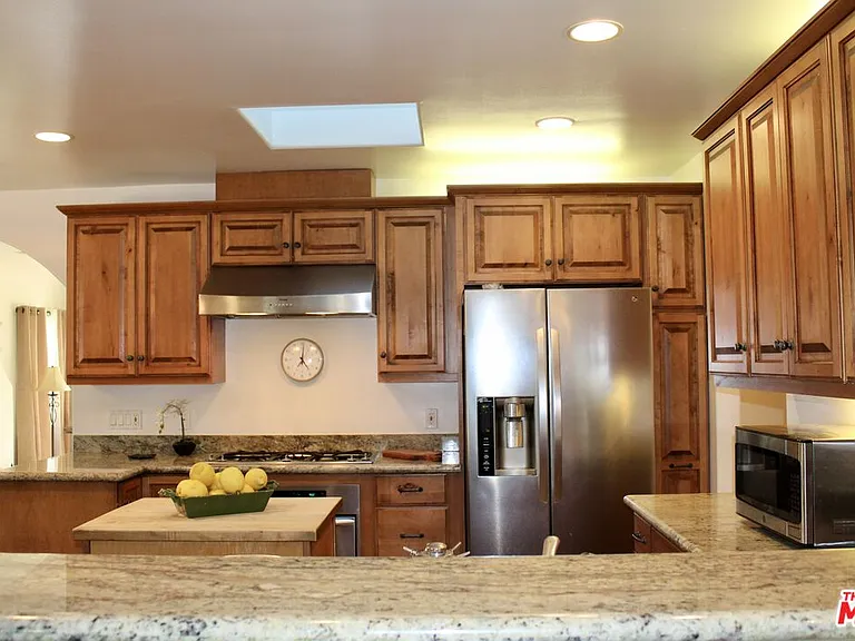 8106 Westlawn Ave — Photo 12