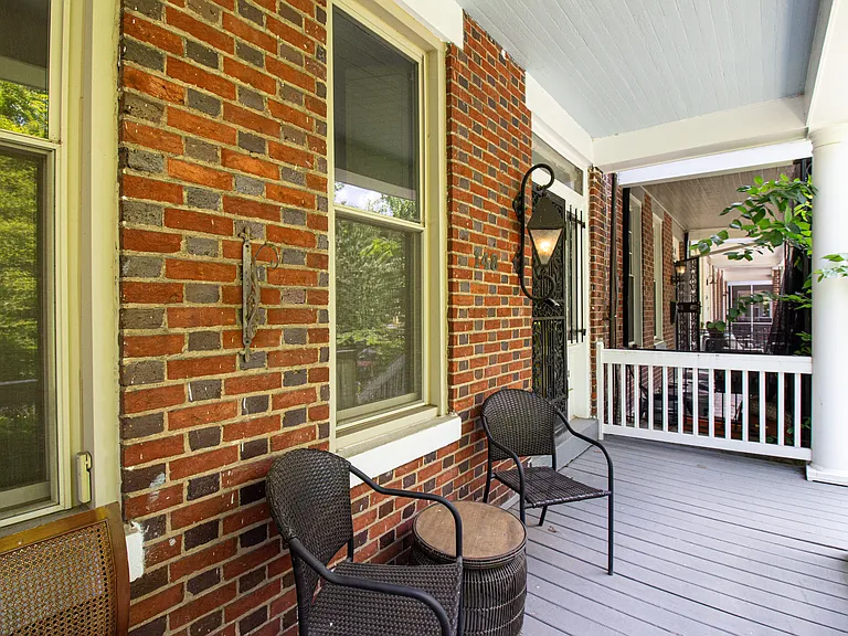 148 Adams St NW — Photo 44