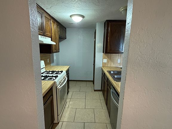 4th image of 8606 S Brookline Pl #8606