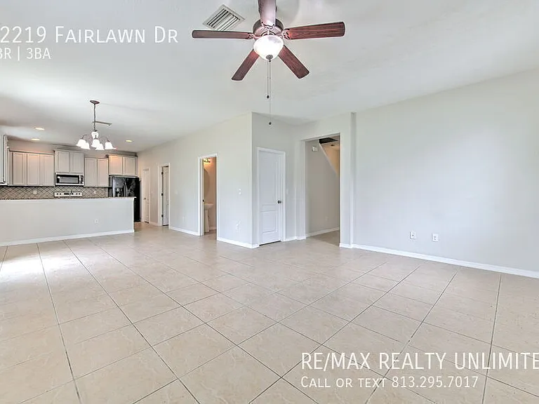 12219 Fairlawn Dr — Photo 8