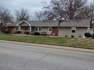 2411 Poplar St, Highland, IL