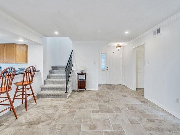 5th image of 1500 W Esplanade Ave APT 36B