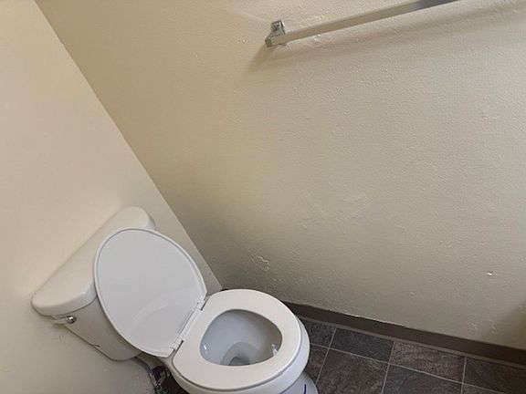 4th image of 442 S Alta St #40