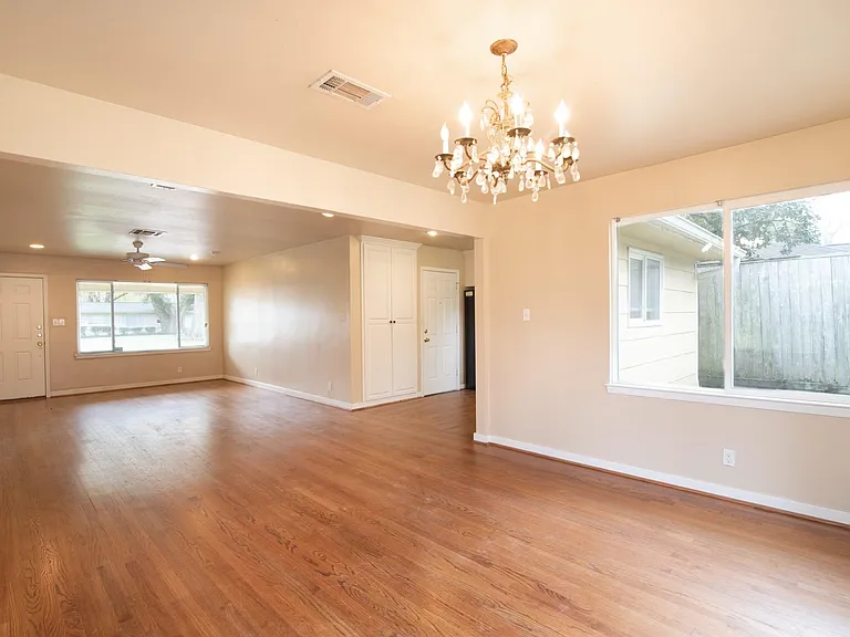 9718 Pine Lake Dr — Photo 15