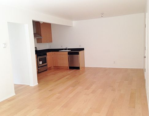 3rd image of 1351 Armadale Ave APT 2