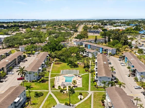 2425 Flamingo Blvd #K28, Bradenton, FL 34207