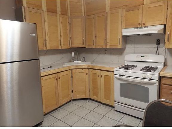 4th image of 14970 Margaret Jean Dr
