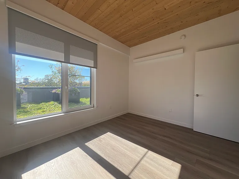 154 Broadway #408 — Photo 5