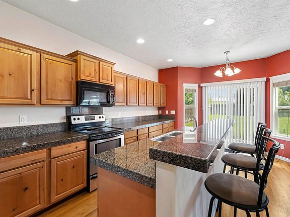 3rd image of 4844 N Schubert Ave