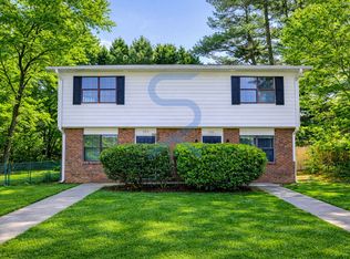 320 Sprucewood Ct, Lawrenceville, GA 30046