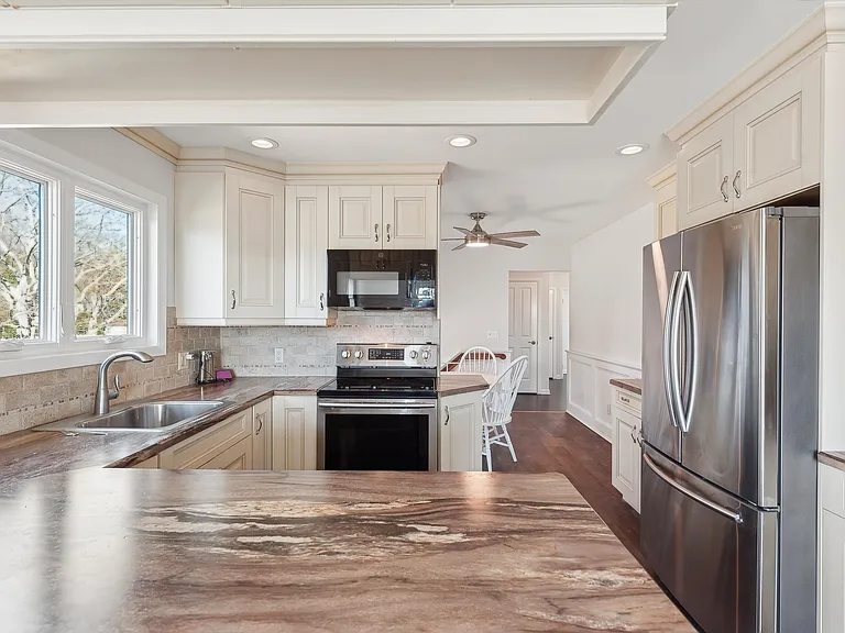 36 Nautilus Dr — Photo 6