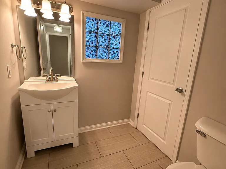 829 E Chestnut St — Photo 12
