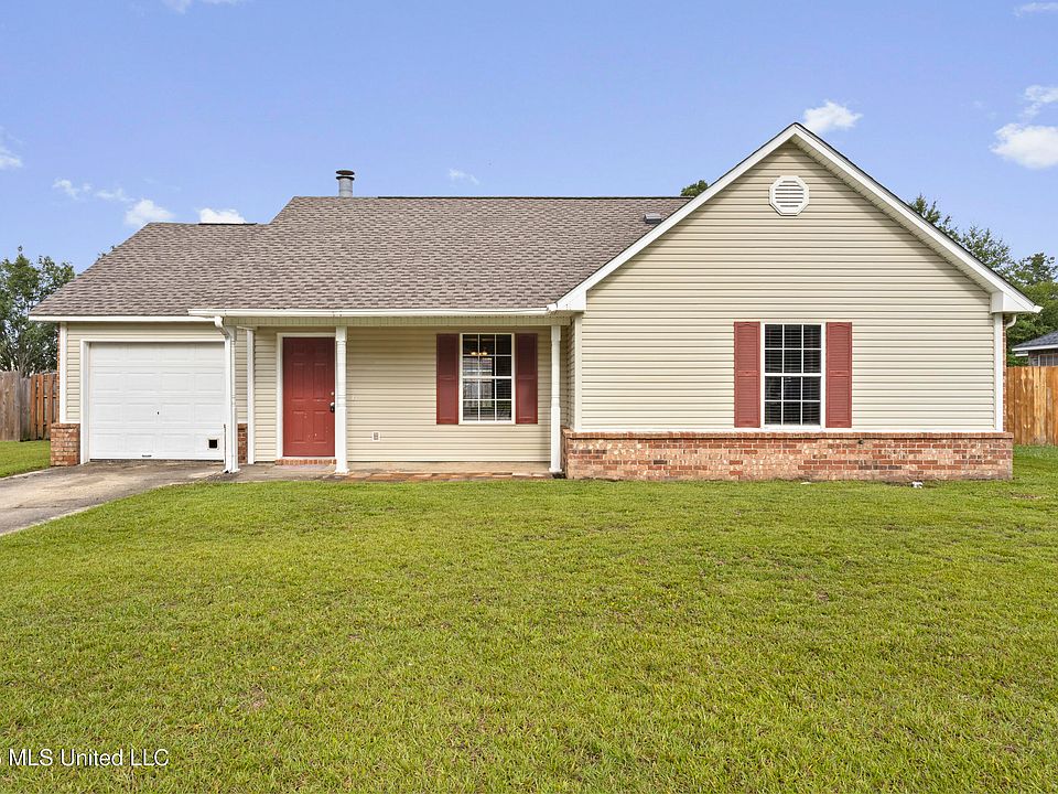 1st image of 405 Woodward Dr