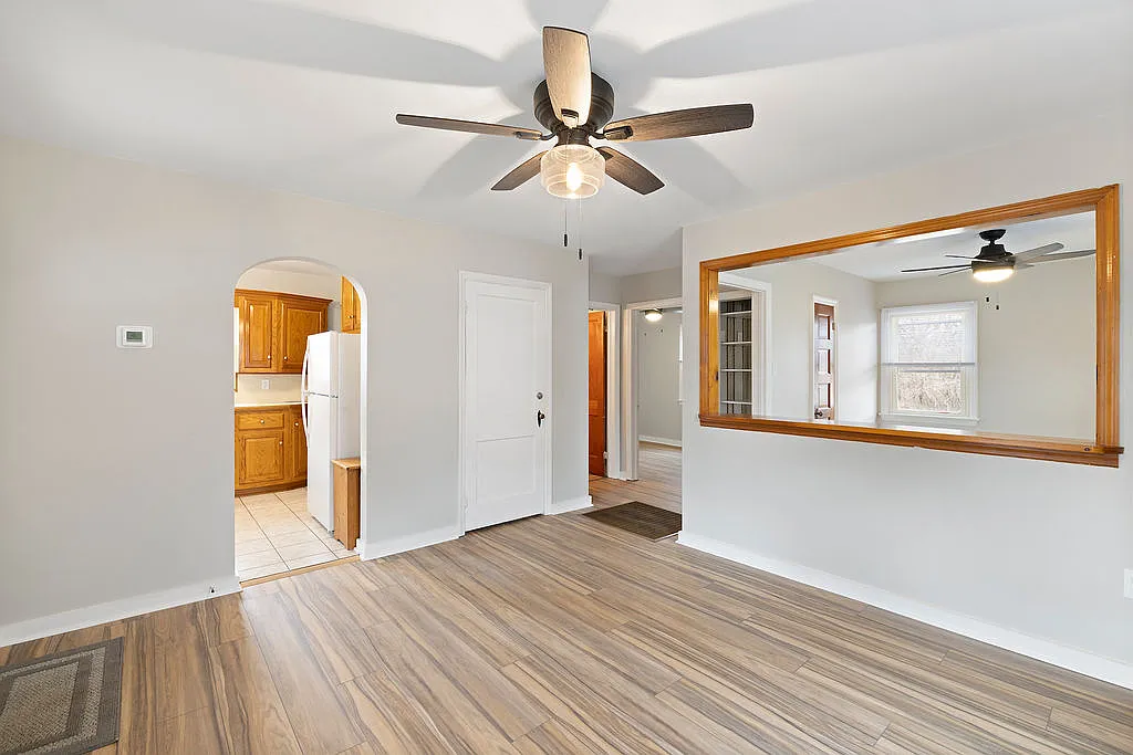 2 bed, 1120 sqft, $1,250 — Photo 2