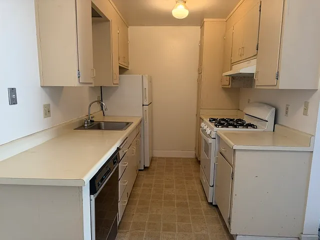 1230 Liberty St #2 — Photo 7