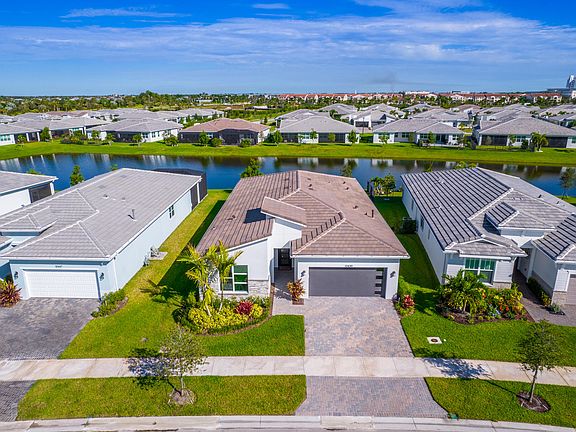 3rd image of 10439 SW Aquila Way