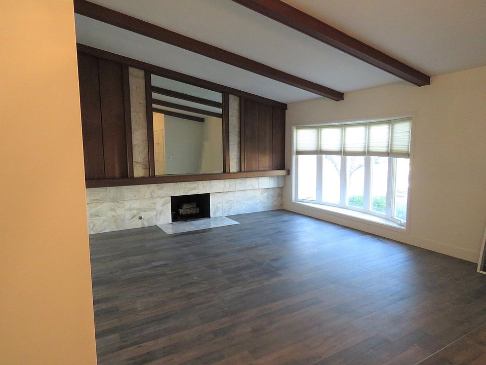 2nd image of 16432 Hobart Ln