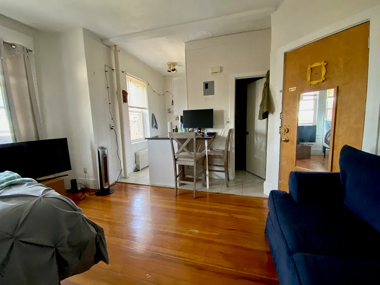 Studio, 450 sqft, $2,400 — Photo 2