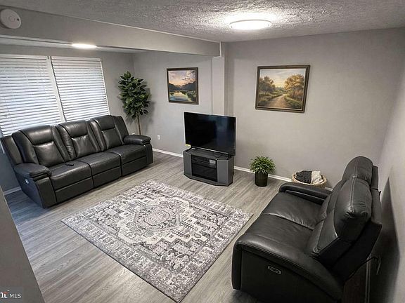 3rd image of 10601 Whiterock Ct