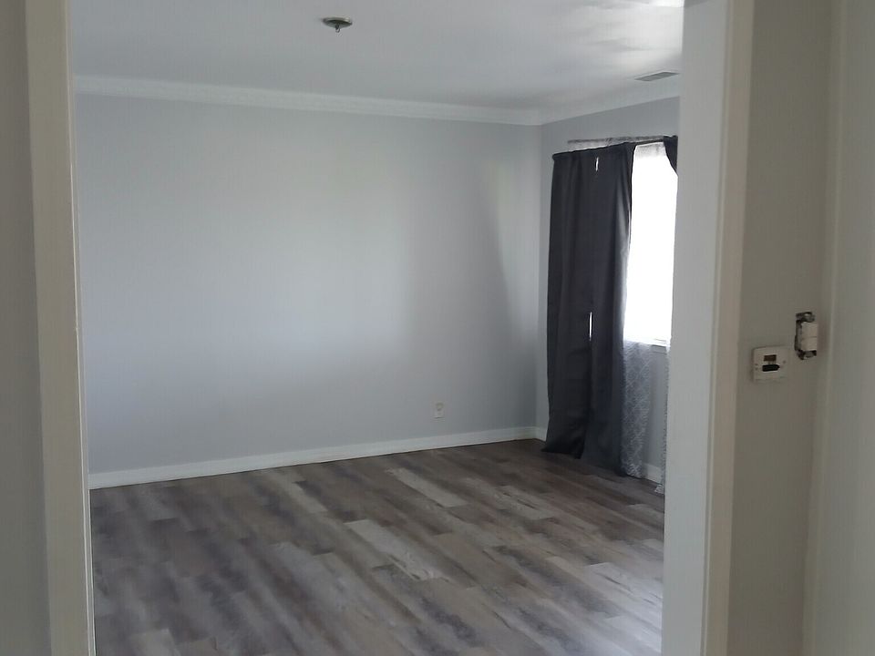 1st image of 1057 Central Blvd #1
