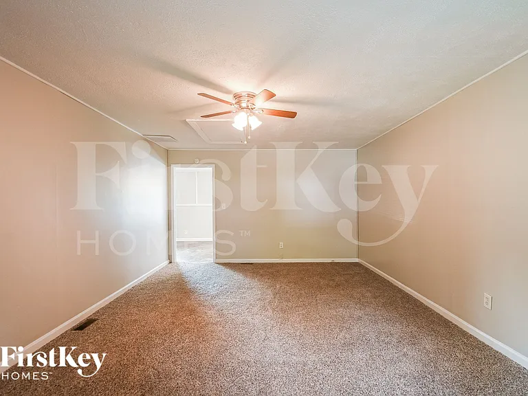 1240 N Ridgeview Dr — Photo 5