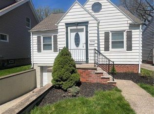 20366 Orchard Grove Ave, Rocky River, OH 44116