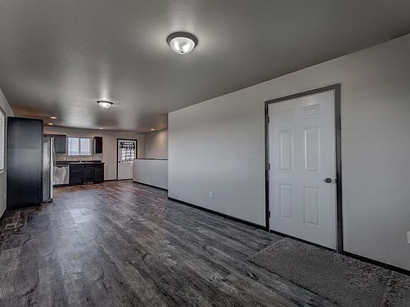 3rd image of 721 Diamond Ridge Blvd