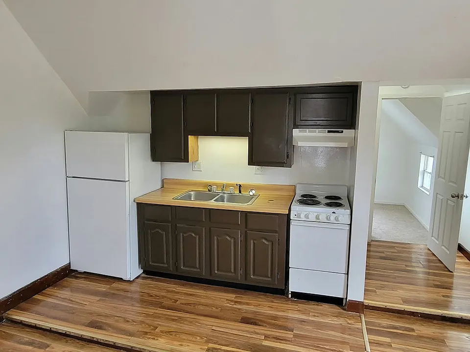 103 S Main St #3