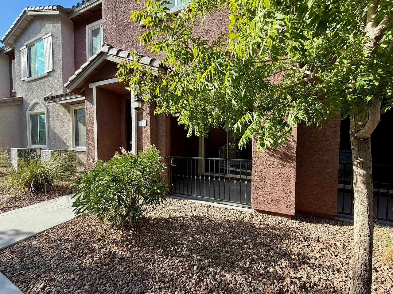 3 bed, 2.5 bath, 1513 sqft, $2,195 — Photo 3