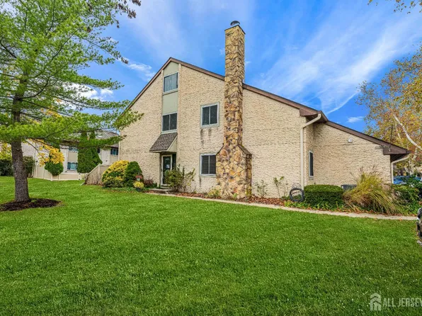 103 Tennyson Dr, Plainsboro, NJ 08536