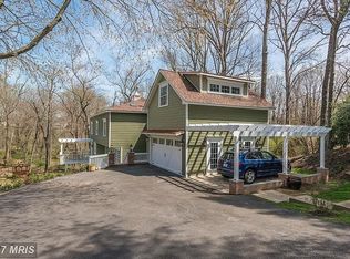 10100 Captain Hickory Pl, Great Falls, VA 22066