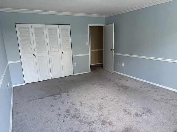 5th image of 4401 Roland Ave Unit 110
