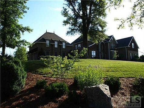 2nd image of 2003 Shoreline Dr