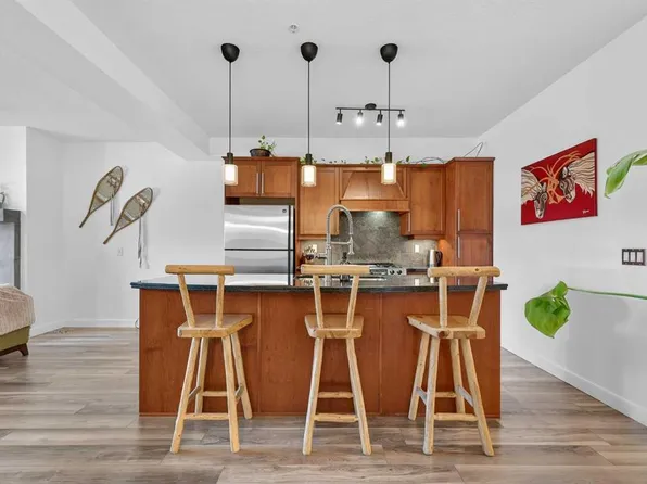 1828 W 14th St SW #105, Calgary, AB T2T 3S9