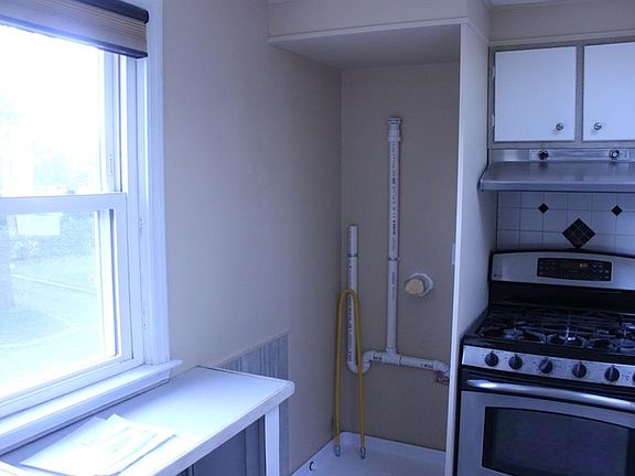 4th image of 49 Columbus Ave