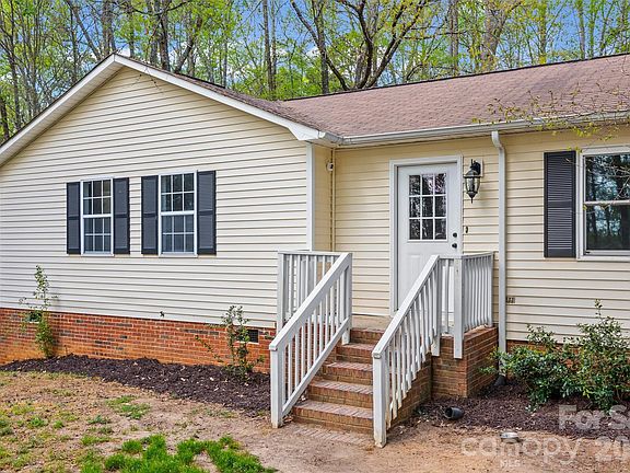 2nd image of 1025 Reservation Rd