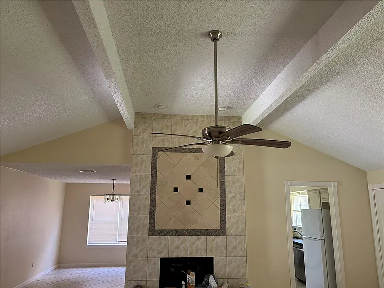 11427 Mulholland Dr — Photo 12