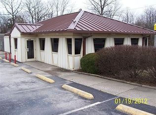 1084 Market St, Charlestown, IN 47111