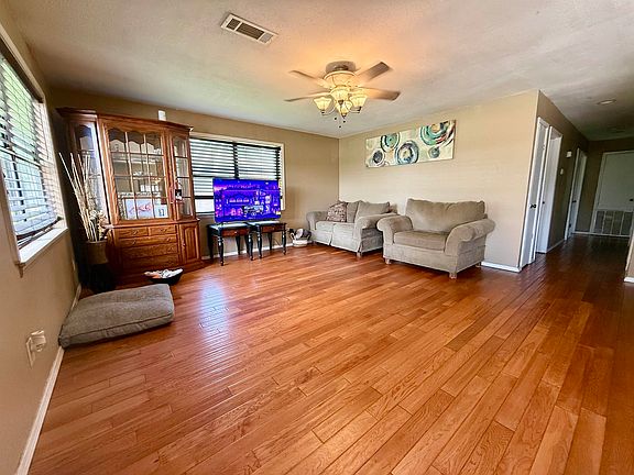 3rd image of 197 Osborne Dr