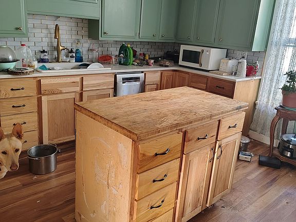 5th image of 335 6th Ave N