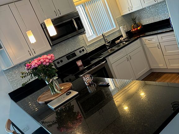 2nd image of 2333 N Neva Ave APT 208C