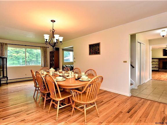 4th image of 3 Willowbrook Ln