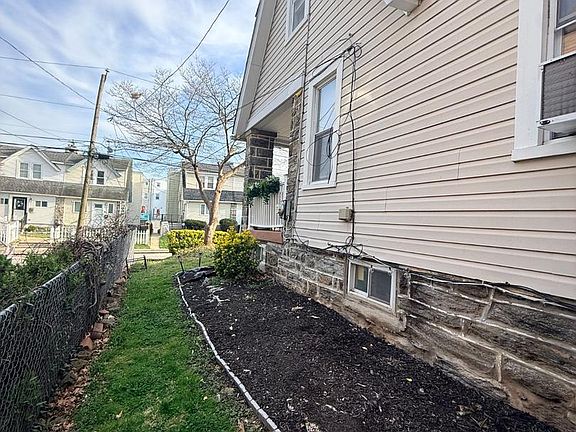 3rd image of 4027 Vernon Rd