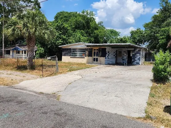 8405 N Tangerine Pl, Tampa, FL 33617