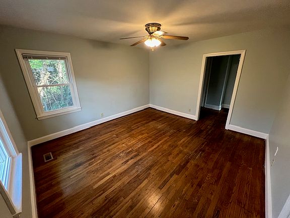 4th image of 805 Highland Dr