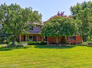1737 Braemar Rd, Oakland, MI 48363