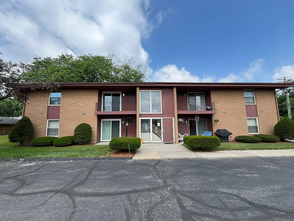 741 N Macomb St #5